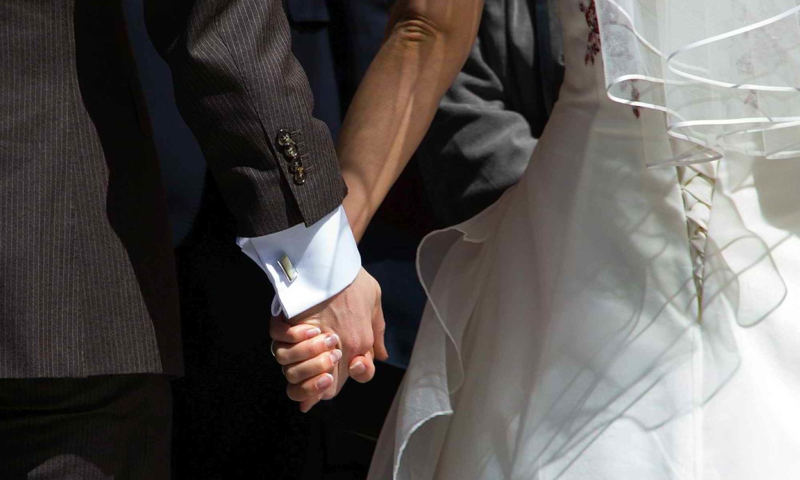 Carmen-Neuls | Hochzeitsrednerin aus dem Westerwald. Hochzeitsreden für Hochzeiten in Rheinland-Pfalz, Nordrhein-Westfalen (NRW) und Hessen / Mehr als Worte für Ihre Hochzeitsrede bzw. Hochzeit.